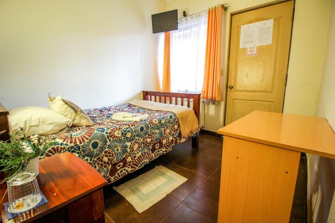 טלקה Hostal Del Rio מראה חיצוני תמונה